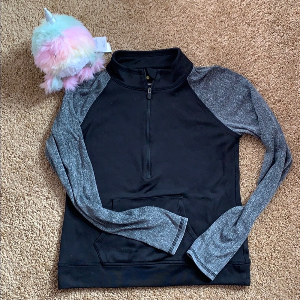 Black & gray Zella Girl’s 1/2 zip jacket Sz Large